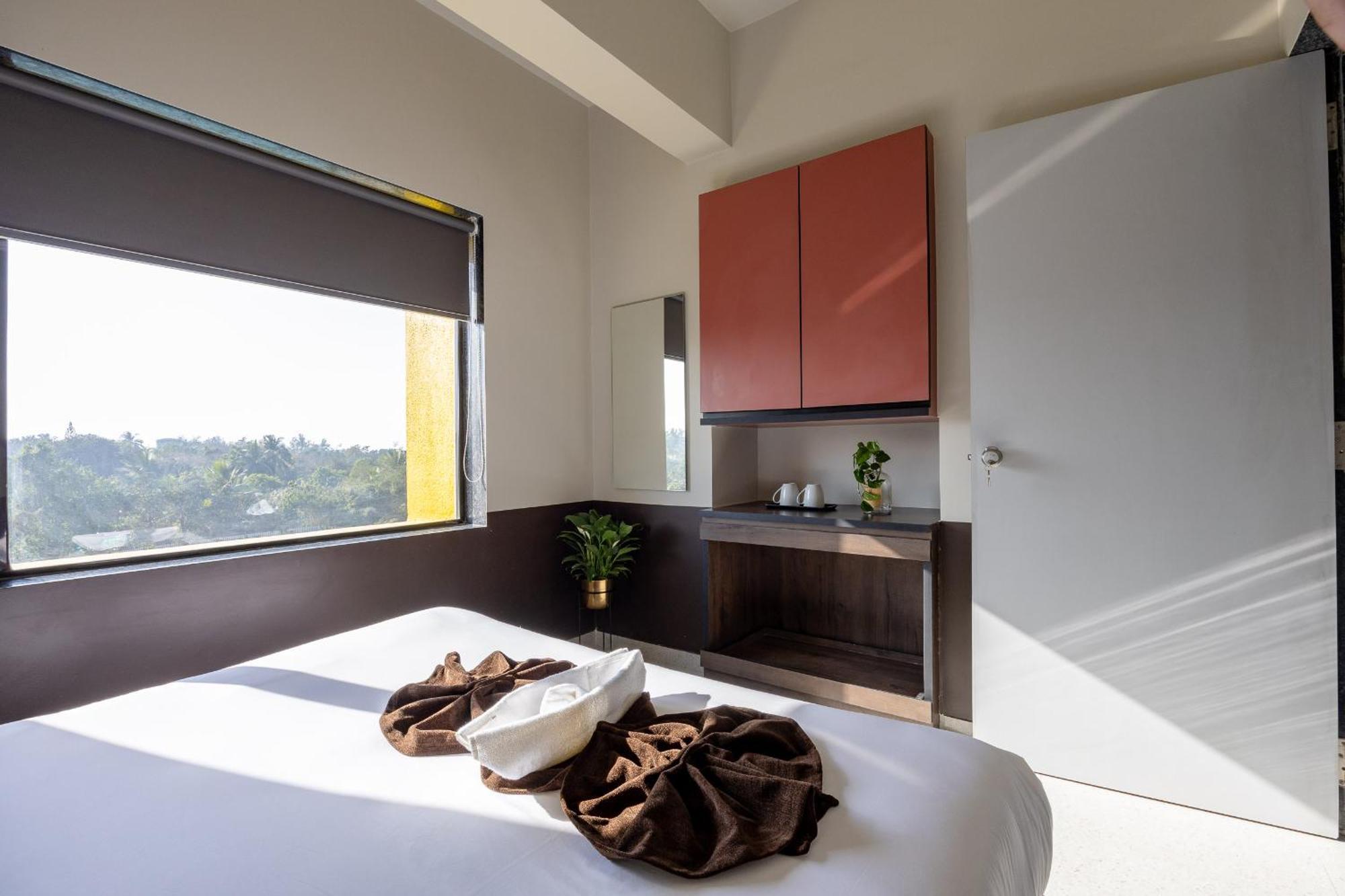 Saavi Suites Daman Luaran gambar