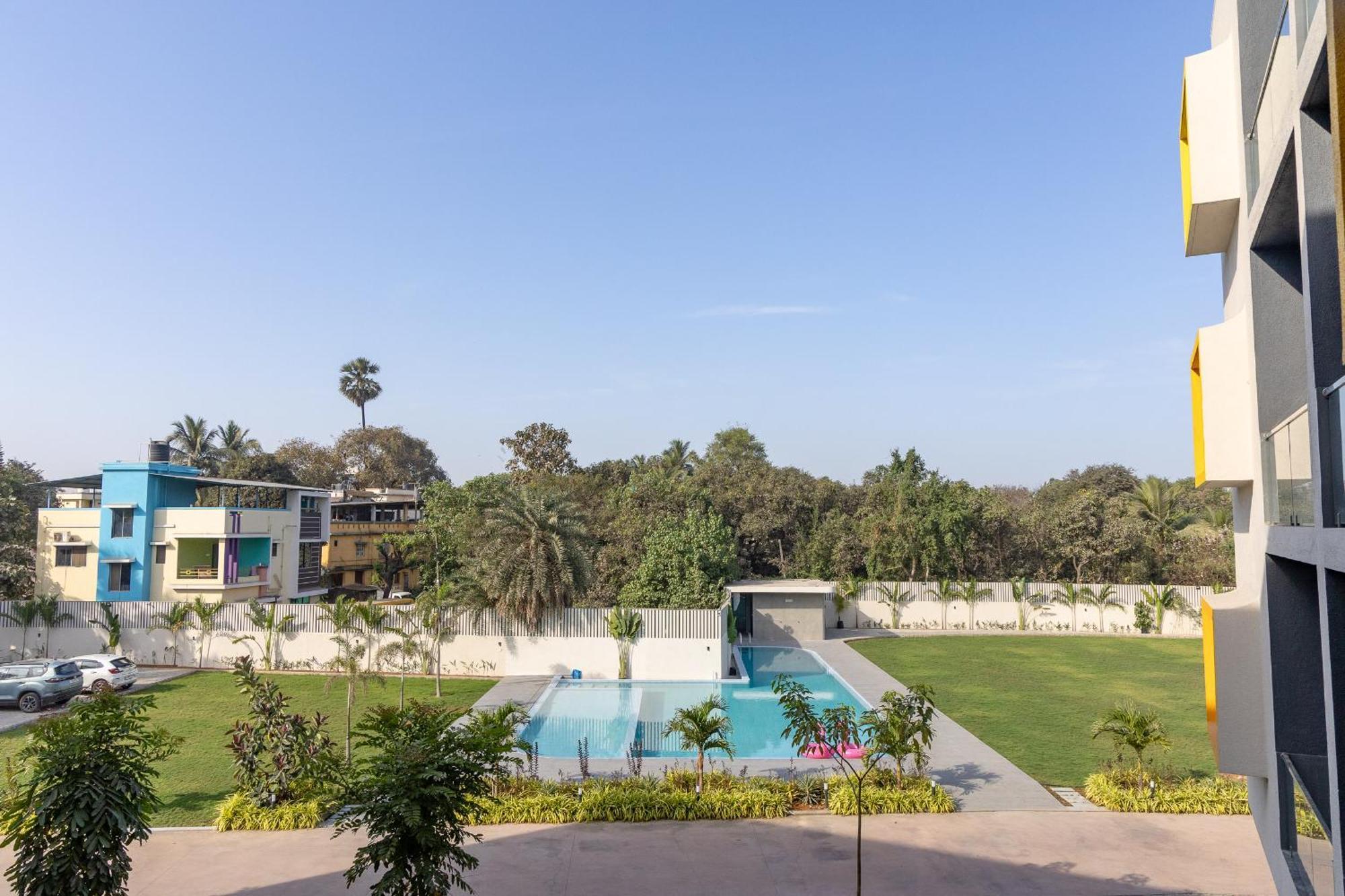 Saavi Suites Daman Luaran gambar