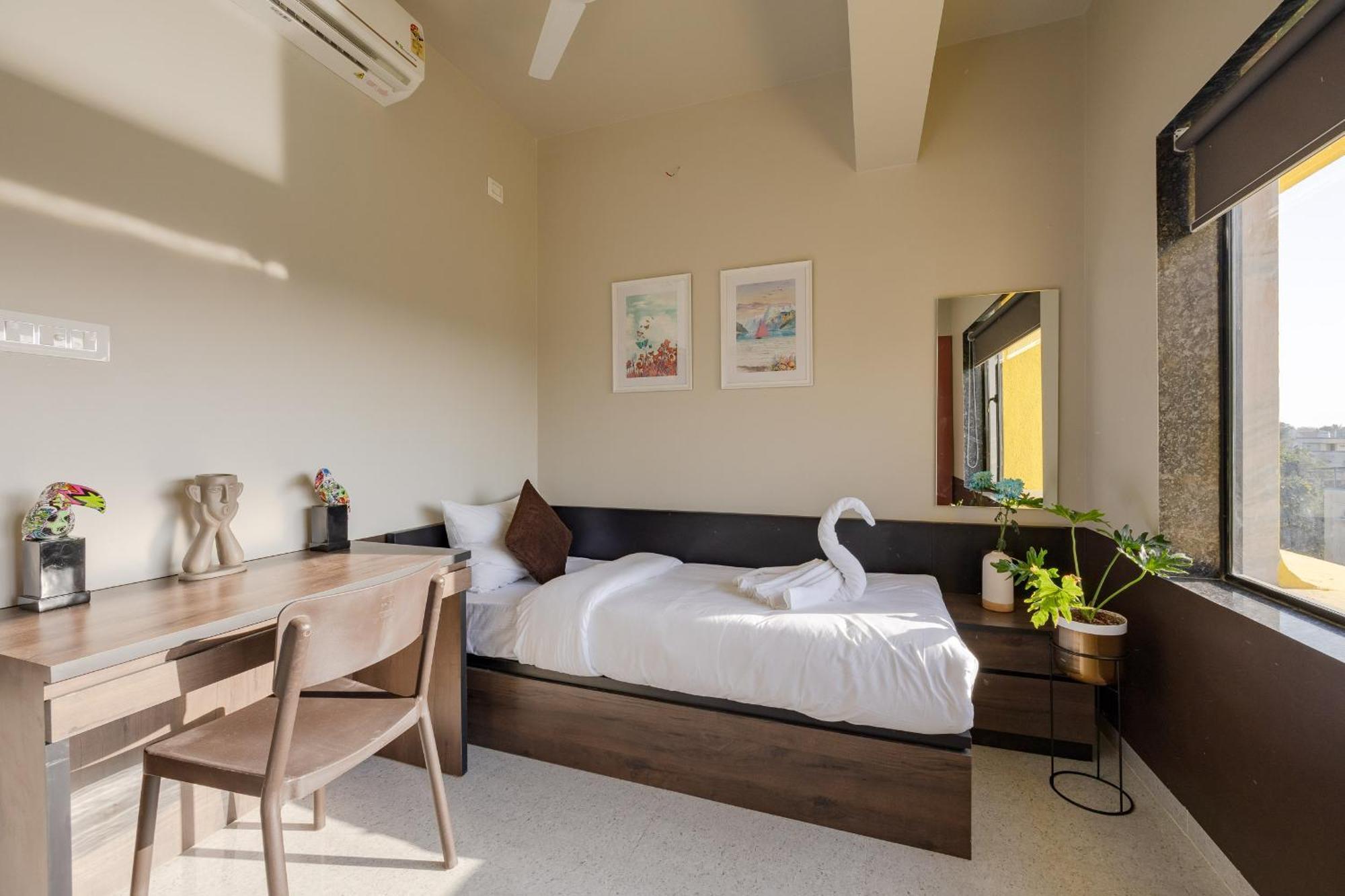 Saavi Suites Daman Luaran gambar