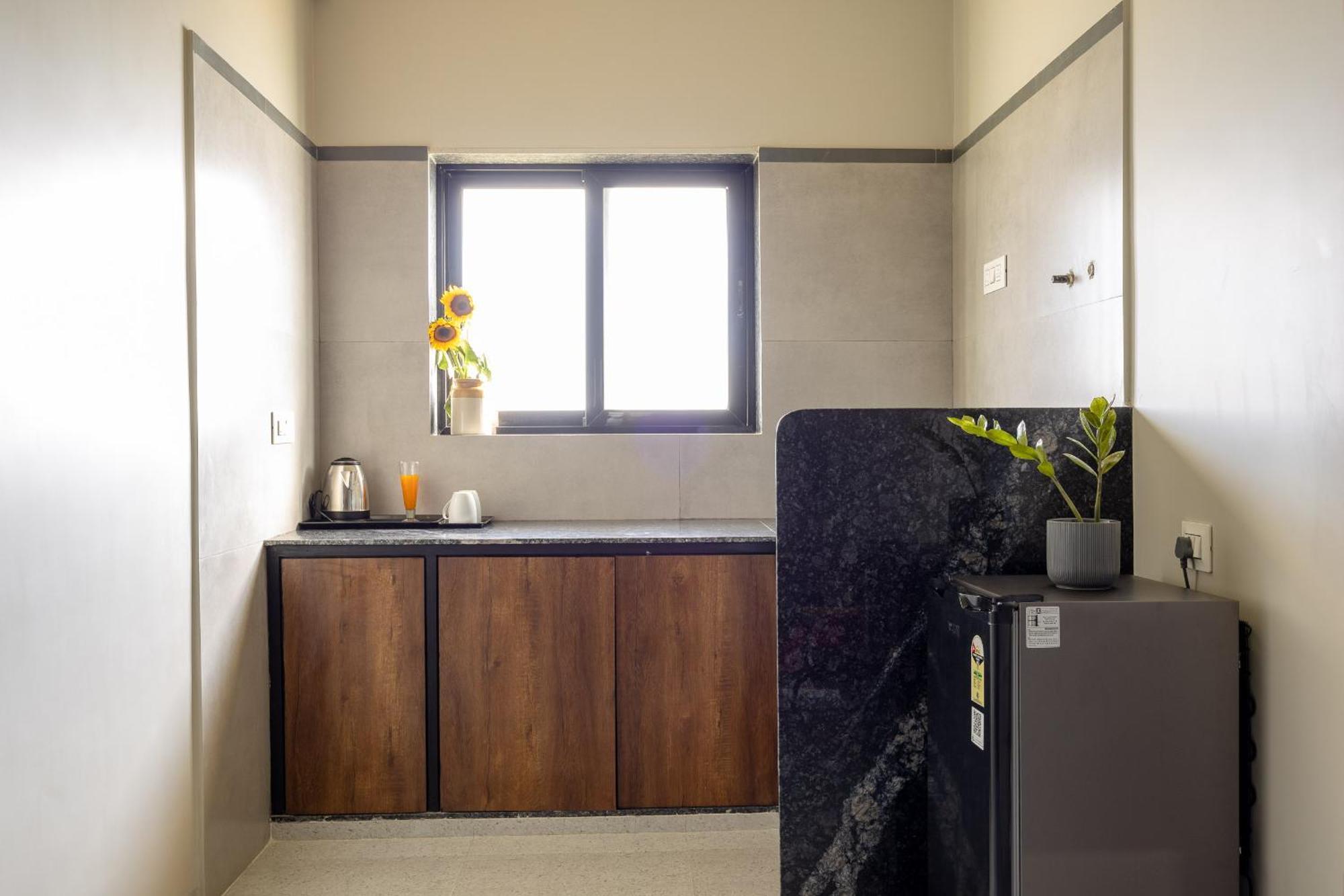 Saavi Suites Daman Luaran gambar