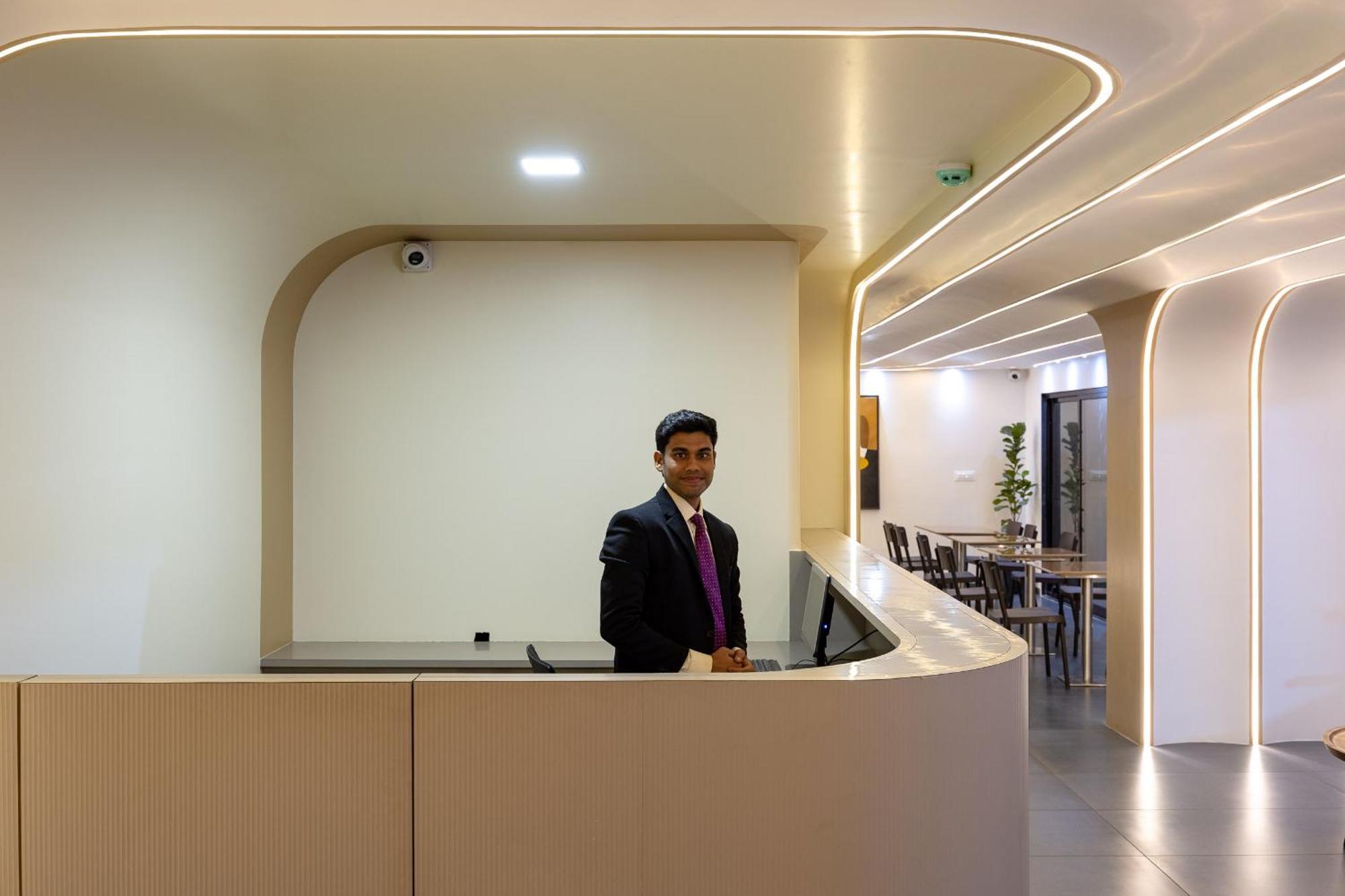 Saavi Suites Daman Luaran gambar