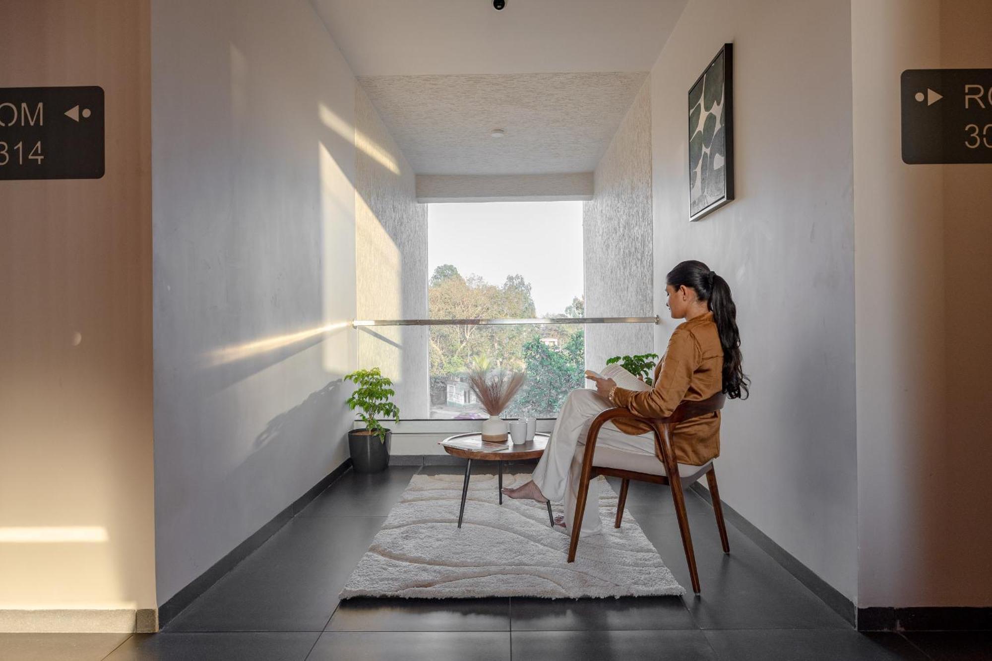 Saavi Suites Daman Luaran gambar